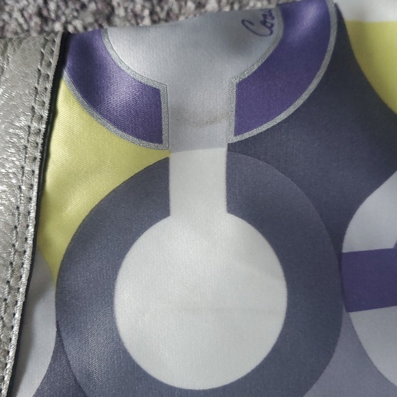 Tote - Picture 11 of 11